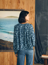 Load image into Gallery viewer, Emery Blouse - Blue Esna Floral
